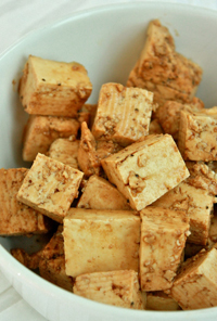 Read more about the article Mariniran tofu z ingverjem